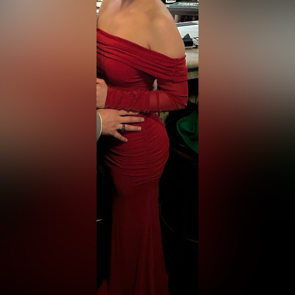 B. Darlin size 3/4 bright red